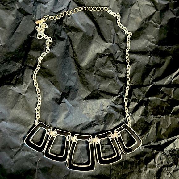 Black necklace - Picture 1 of 1